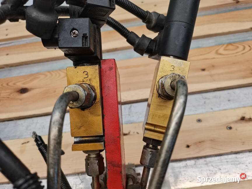 Blok zaworowy Manitou MLT 725 Pozostałe wielkopolskie sprzedam