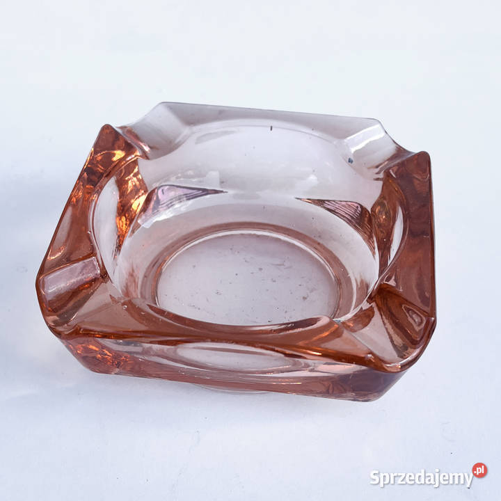 Czerwona łososiowa szklana popielnica HSG Warszawa