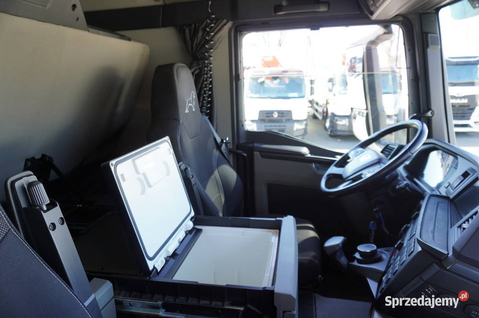 Ciągnik siodłowy MAN TGS 33510 6x6H BL SA Kraków