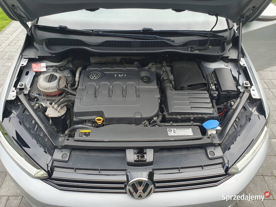 VW Golf sportsvan 16 tdi nowy rozrząd radar nieuszkodzony Radomsko