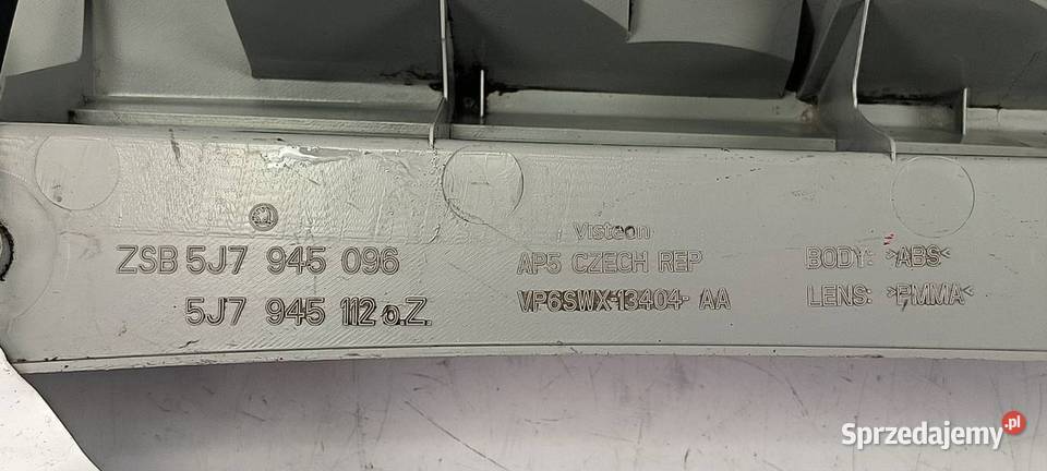 LAMPA PRAWA TYŁ SKODA ROOMSTER 5J7945096 Części samochodowe Lipno