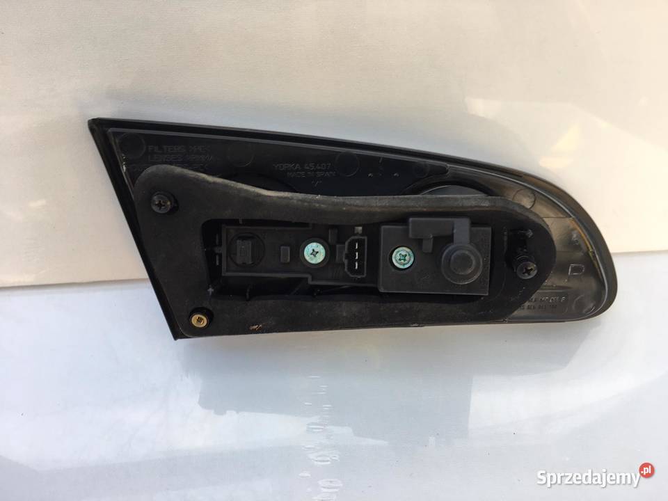 SEAT IBIZA PRAWA LAMPA W KLAPĘ