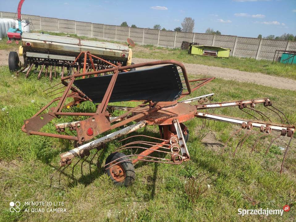 Zgrabiarka Deutz Fahr ciągana a wałek wom Radom