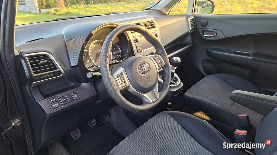Toyota versos 13 benzyna 99kamera cofania Kolno