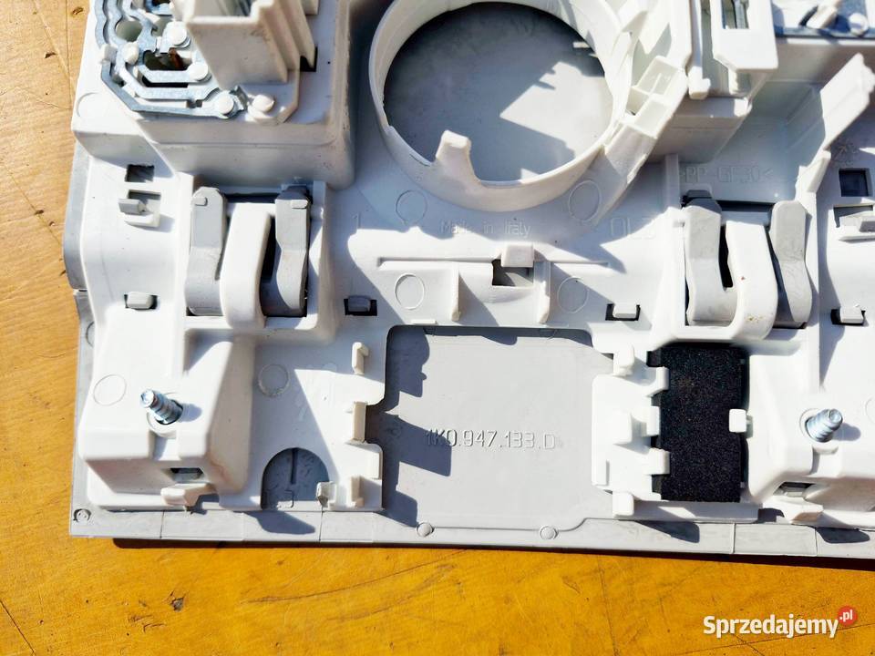 VW SEAT SKODA LAMPKA OŚWIETLENIE PODSUFITKI