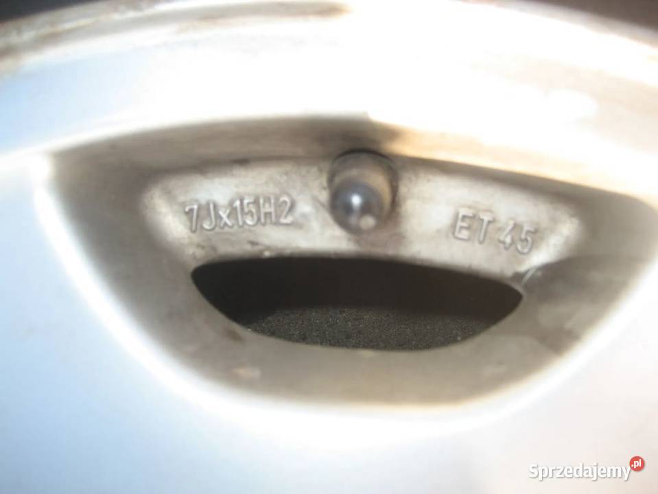 audi 100 c4 9094r felga aluminiowa 17jx15 et45 Średnica 15" Rakoniewice sprzedam