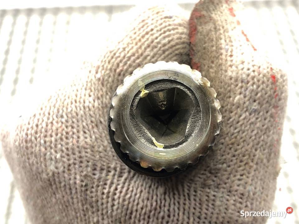 PÓŁOŚ PRAWY PRZÓD DACIA SANDERO II 12 73 PRZEGUB osobowe