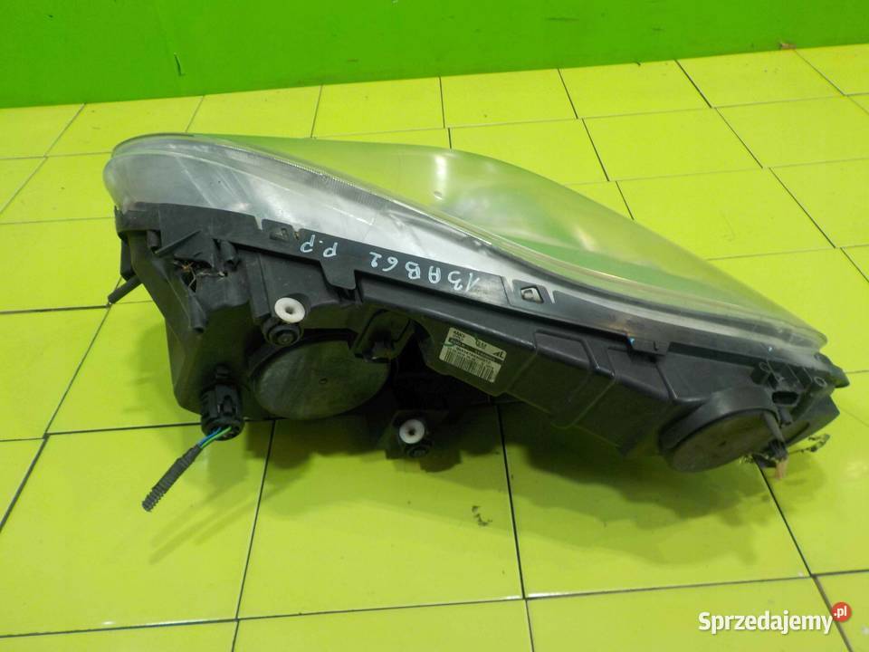 OPEL COMBO D 16r lampa prawa przod 51909055 Suków