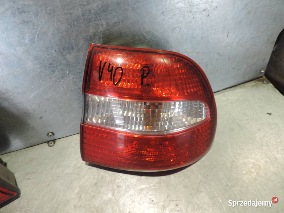 VOLVO V40 LIFT LAMPA TYŁ PRAWA osobowe Lampy tylne Nowy Sącz