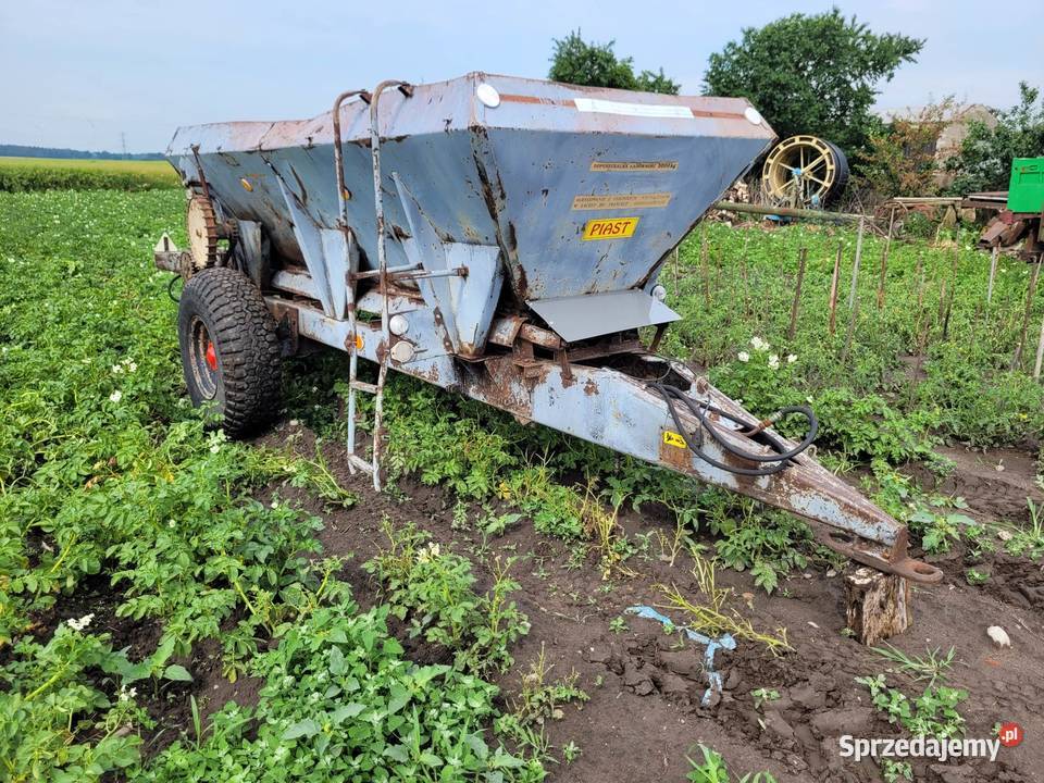 Rozsiewacz wapna nawozu RCW5 nieuszkodzony łódzkie Drużbice