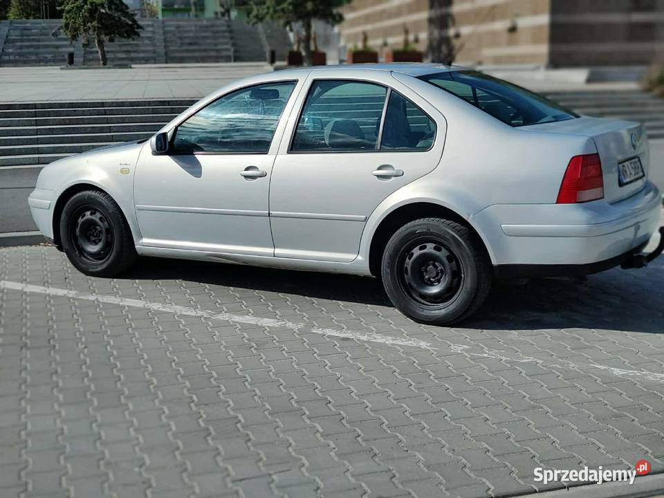 VW Bora 2000r 16 Zarejestrowany w Polsce Skarżysko-Kamienna