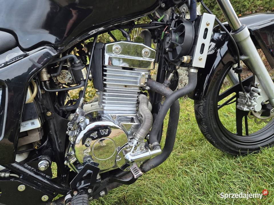 Junak M25 Raptor 250cc chlodzony cieczą kufer bezwypadkowy