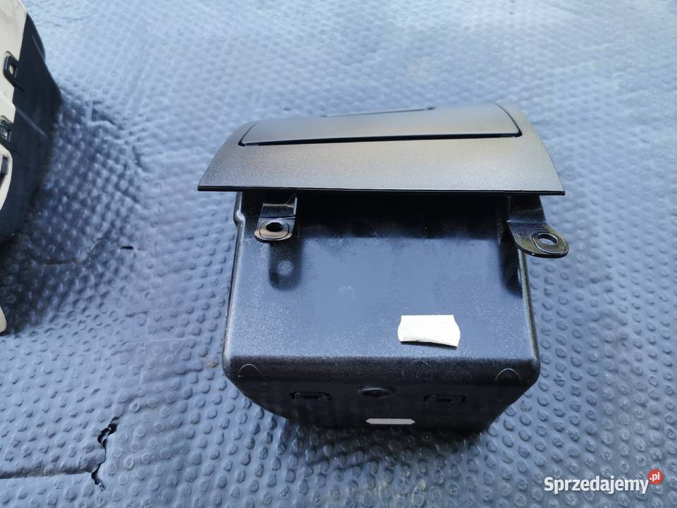 schowek kierowcy bmw E60 e61 585300105