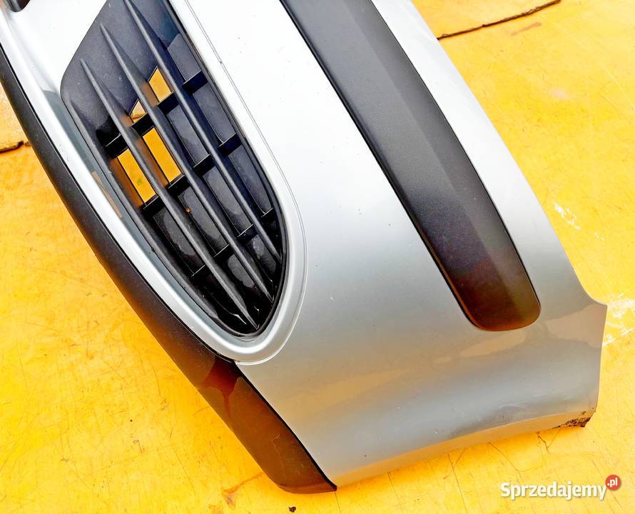 ZDERZAK PRZÓD VW GOLF 5 PLUS 5M0807221 kolor Radom