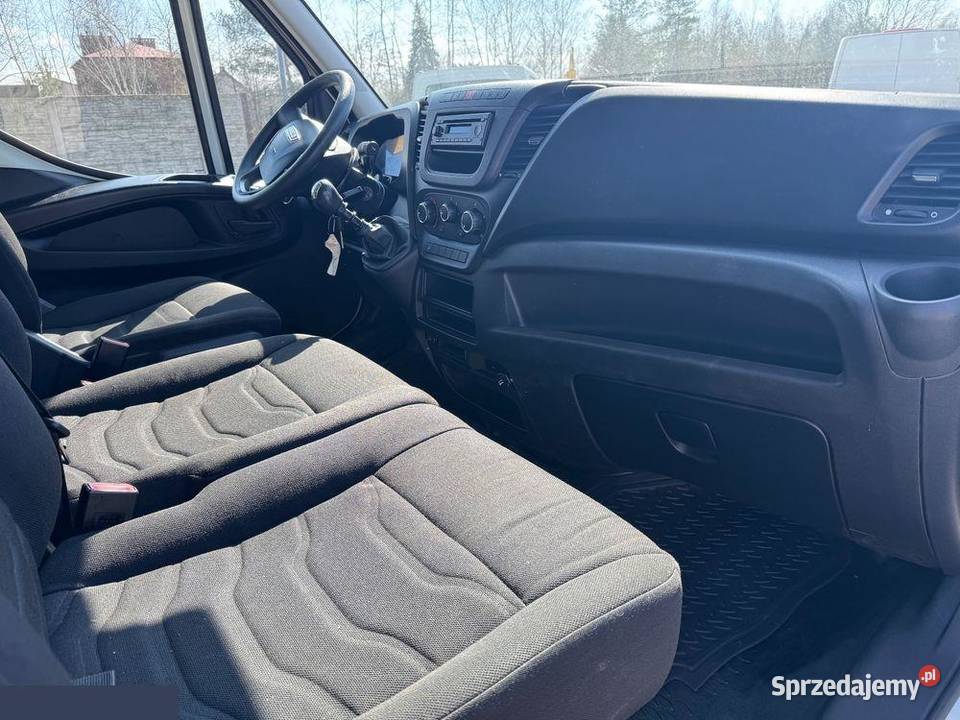 Iveco Daily 35S13 23 d 130 2017r Furgon Blaszak Napęd tylna oś