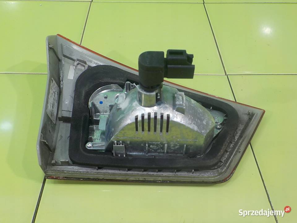 FORD B 16 B 13r 5D lampa prawa tyl w klape osobowe Suków