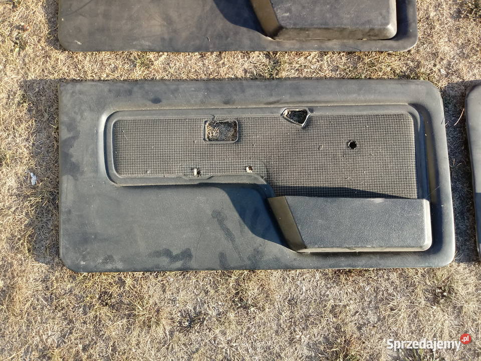 BMW E30 Coupe boczek lewy psi ząb Rzeszów sprzedam