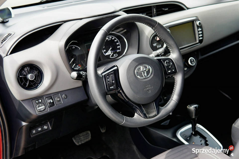 Toyota Yaris serwis ASO gwarancja na baterie III 4/5 Warszawa