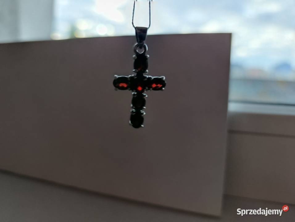 Srebrna zawieszka z rubinami Łódź sprzedam