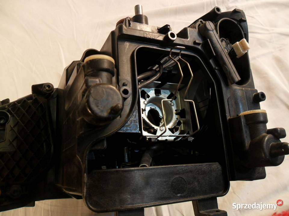 Reflektor XENON Audi A1 8x 2012 lift prawa Części samochodowe sprzedam