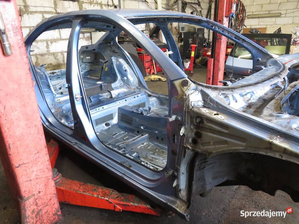 PRÓG SŁUPEK PRAWY BOK LQ5X OCTAVIA III 3 HB osobowe Motoryzacja sprzedam