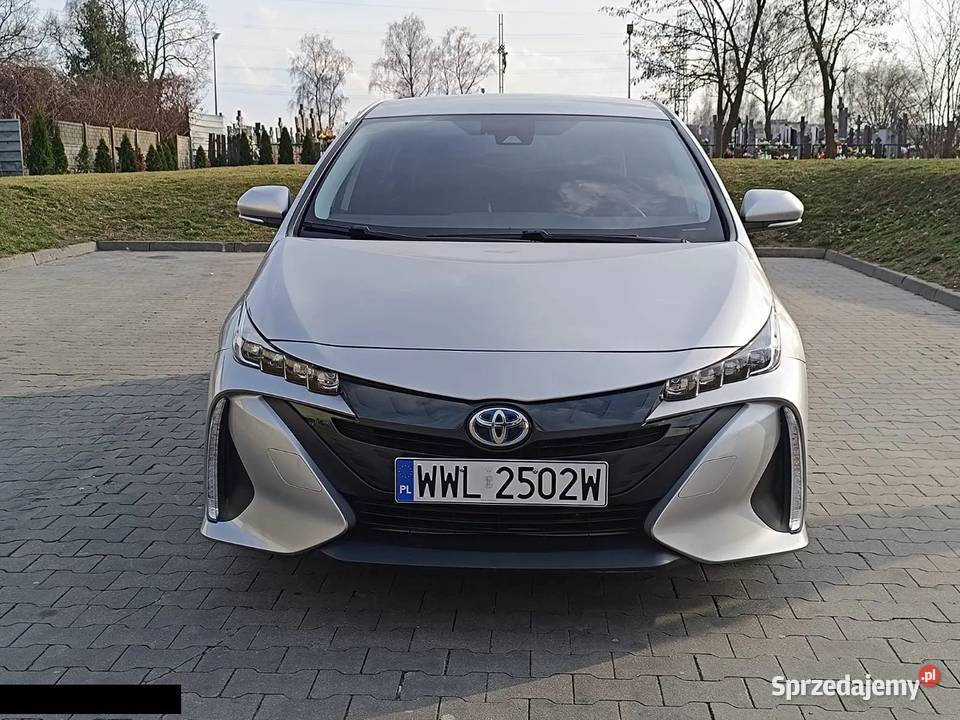 Toyota Prius 18 177 Hybryda plug in 2021r Motoryzacja mazowieckie Ząbki sprzedam