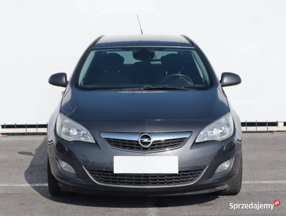 Opel Astra 16 16V Rok produkcji 2011