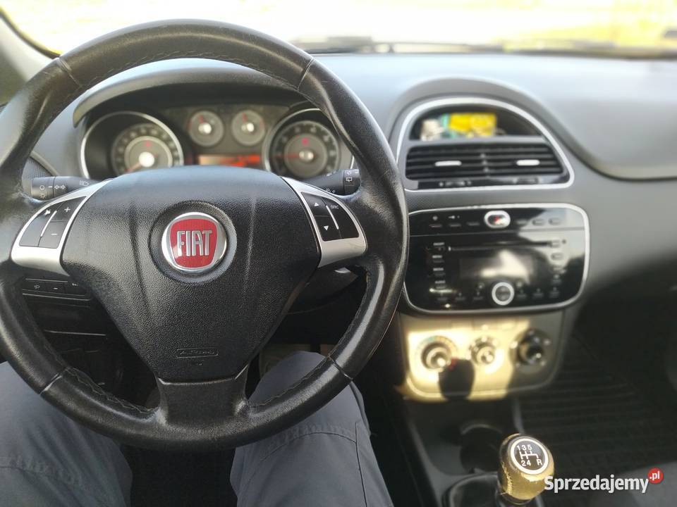 Fiat Punto 201413 krajowy Rok produkcji 2013 Czeladź