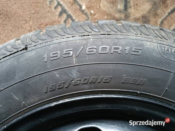 OPONY zimowe Fulda 19560 R15 na felgach FORD 4 Samochodowe sprzedam