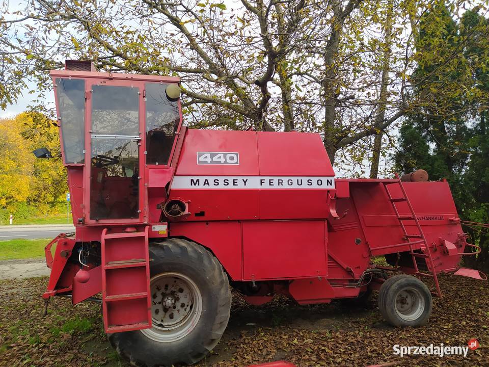 Massey Ferguson 440 z kabina i sieczkarnia Kombajny Dragany