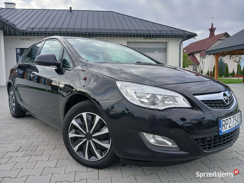 Opel Astra J 2010 16 benzyna 115 200 Grzane Przeworsk sprzedam