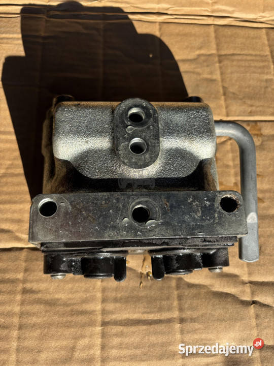 Massey Fergusson zawór gniazdo hydrauliczne wielkopolskie Jastrzębniki sprzedam