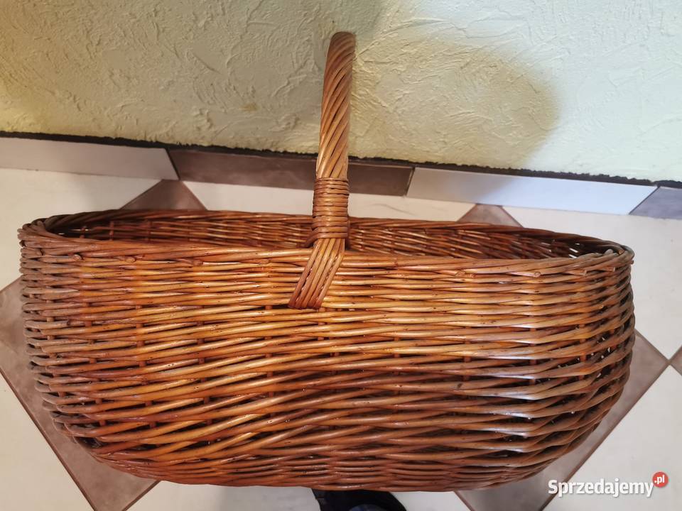 Duży koszt wiklinowy na grzyby