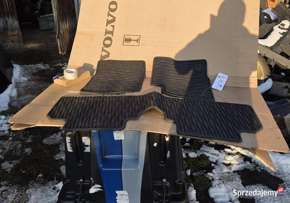 KOMPLET DYWANIKÓW GUMOWYCH OPEL AMPERA E