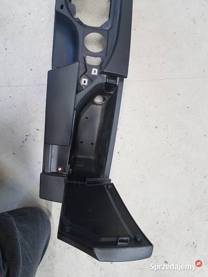 BMW 5 E60 E61 PODLOKIETNIK TUNEL SCHOWEK KRATKA wielkopolskie Turek sprzedam