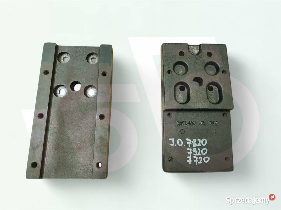 Płyta adaptera błotnika R179439 JOHN DEERE 7820