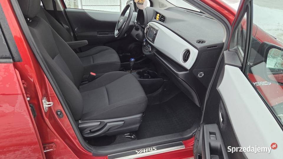 Toyota Yaris Hybryda Automat gniazdo USB Yaris