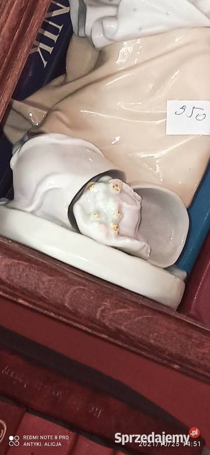 Figurka dziewczyny z kapeluszem Zapfir Made in Gdańsk