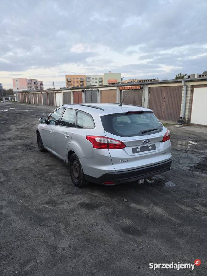 FORD FOCUS 16 DIESEL 196 PRZEBIEGU uszkodzony Śrem