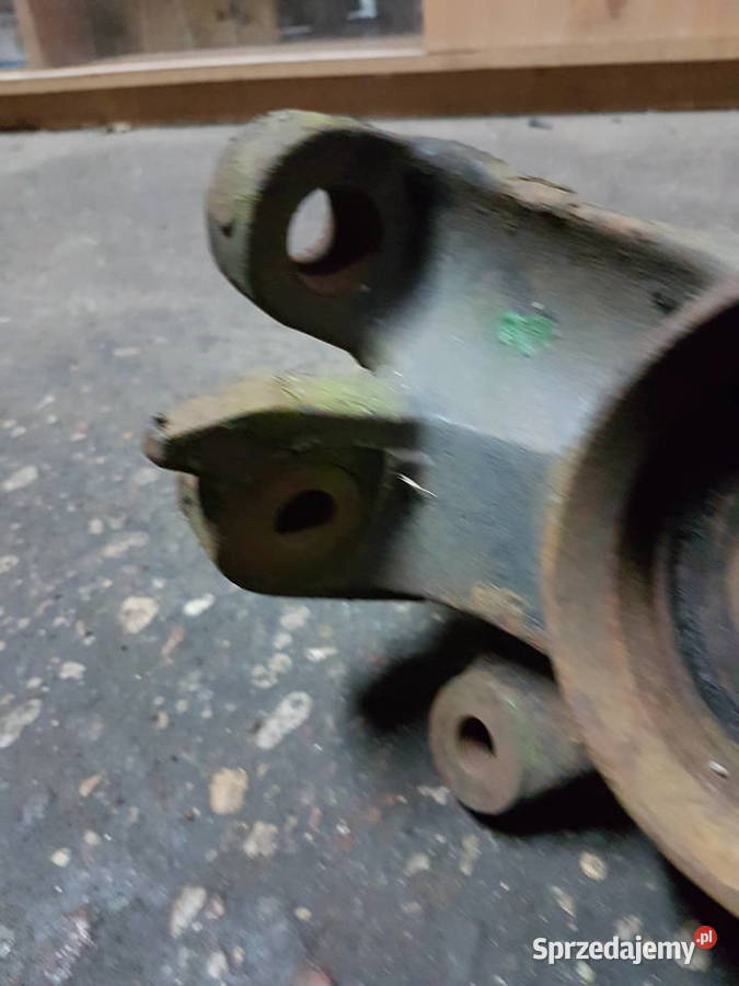 AUDI A8 D2 37 230 ZWROTNICA PIASTA PRAWA Turek sprzedam