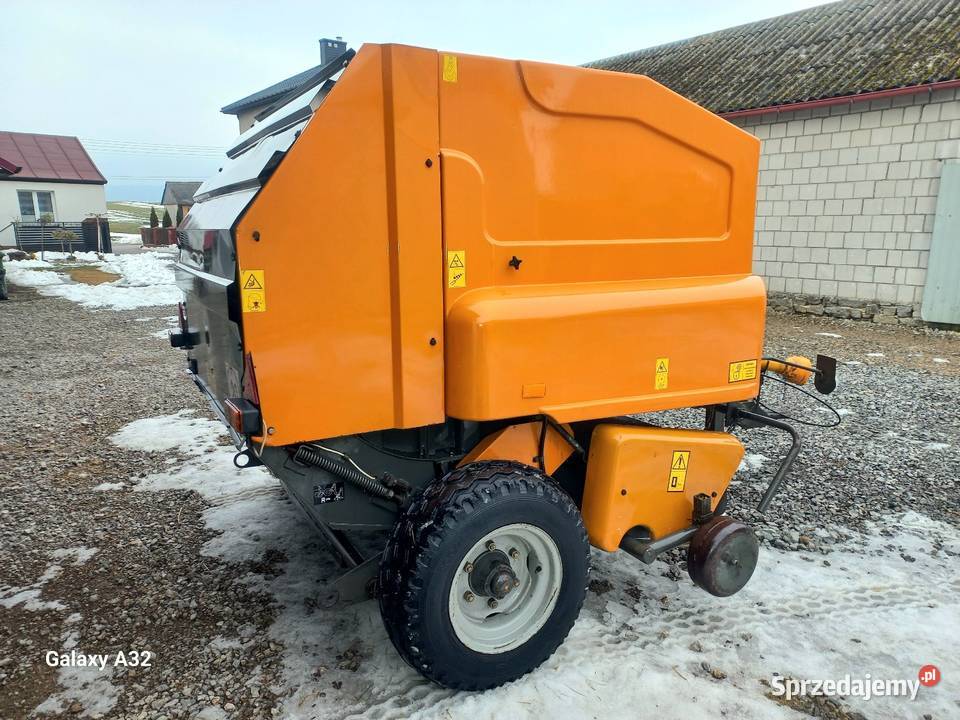 Prasa rolującą PolMot Warfama Z543 Pierwszy Rolnictwo świętokrzyskie Olszownica