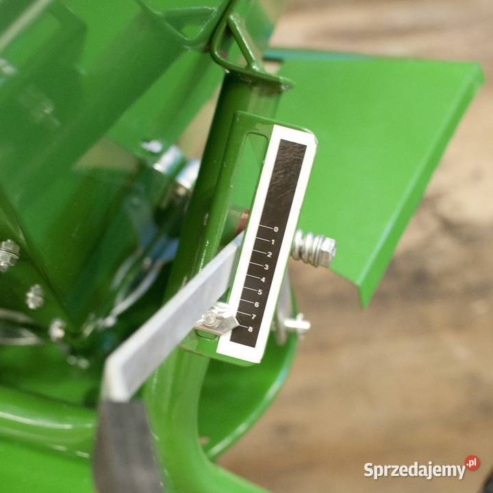 Rozsiewaczposypywarka do soli i nawozu ze Wałbrzych