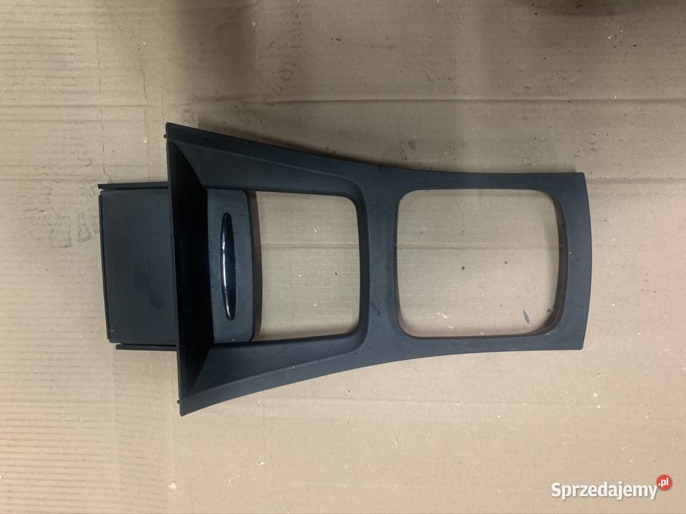 A1696800339 osłona ramka tunelu środkowego Rok produkcji 2005 Szczecin