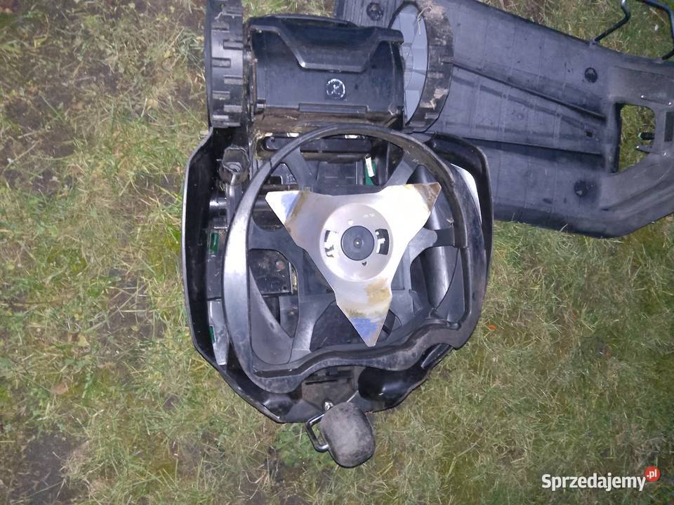 Robot koszący kosiarka automatyczną Robomow RC