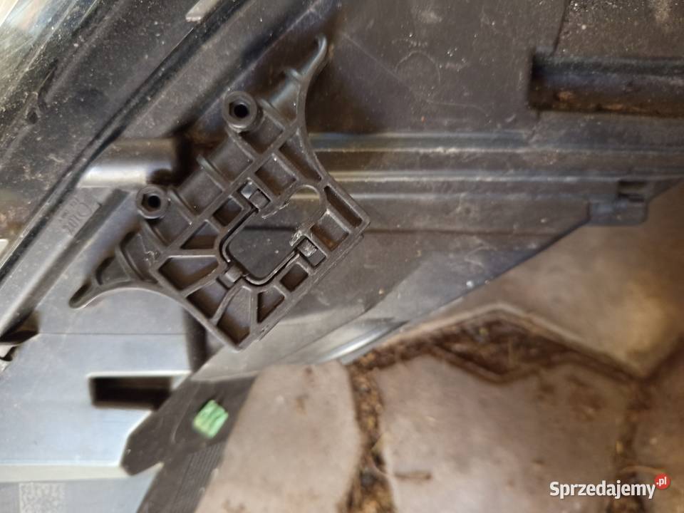 Reflektor prawy audi a4b9 lift LED 1924 osobowe podkarpackie Rzeszów