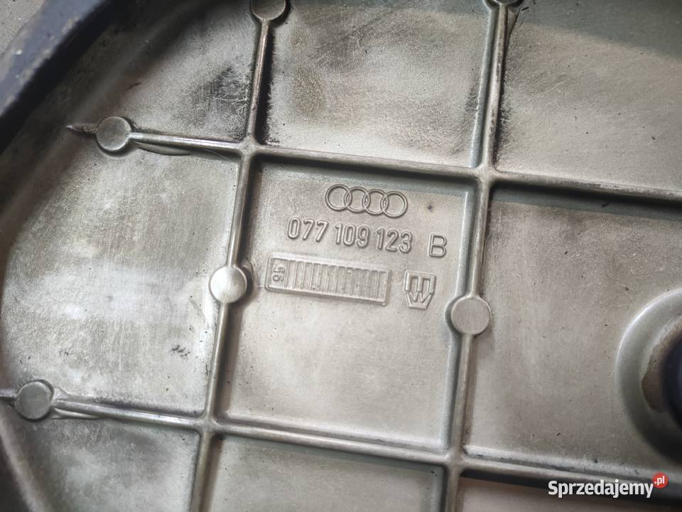 Osłona osłony rozrządu Audi A8 D2 42 37 V8 077 Osłony silnika