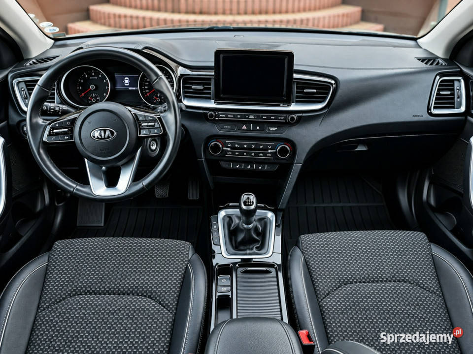 Kia Ceed III 2018 Sadlno