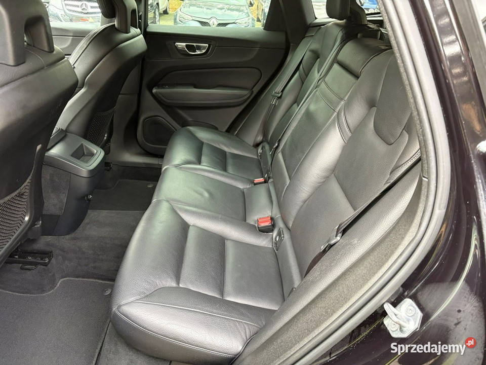 Volvo XC 60 20 T5 250 Skóry Podgrzewane fotele światła do jazdy dziennej