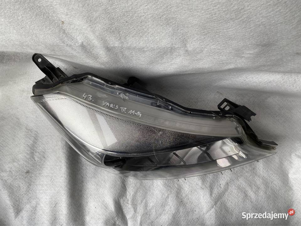 Lampa prawy przód Toyota Yaris III 1114 Jasienica