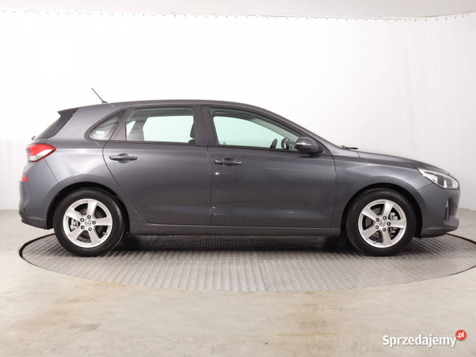 Hyundai i30 14 CVVT i30